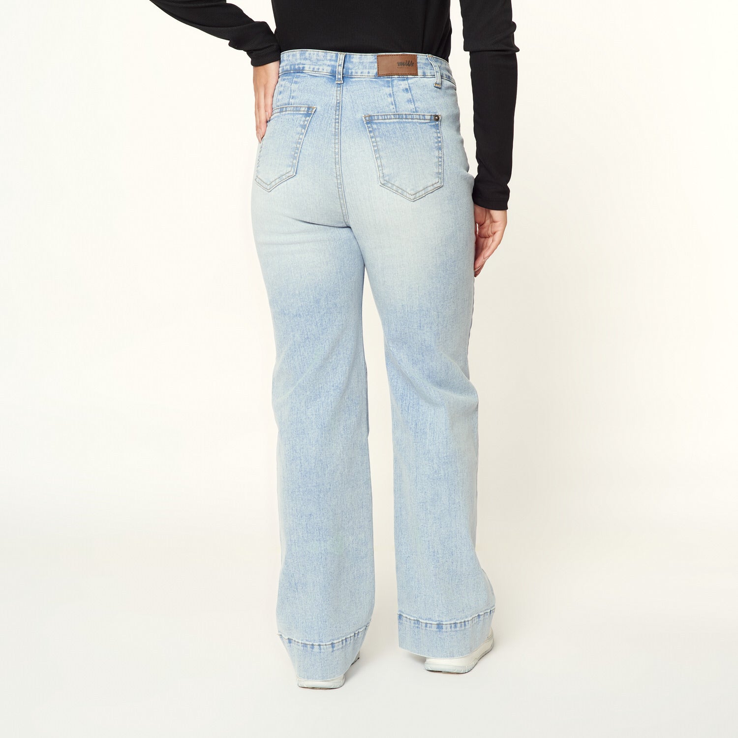 Jean Minimal Celeste