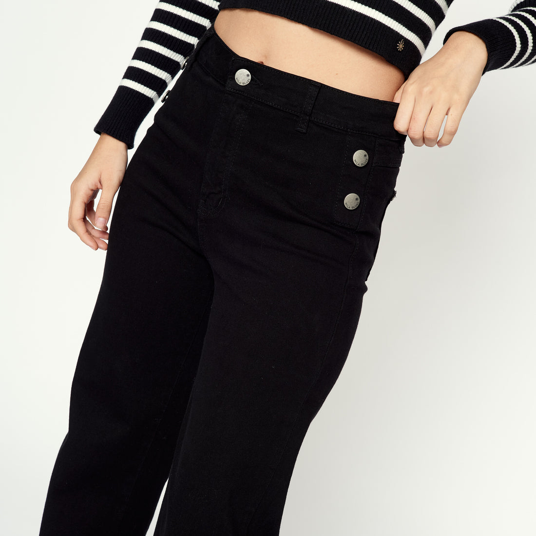 Jean New Ariana Negro