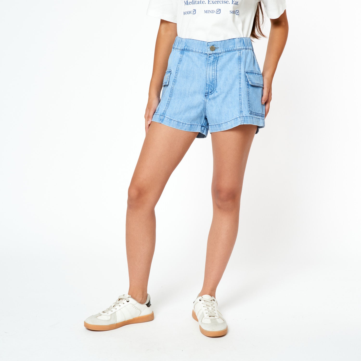 Short Alesia Celeste