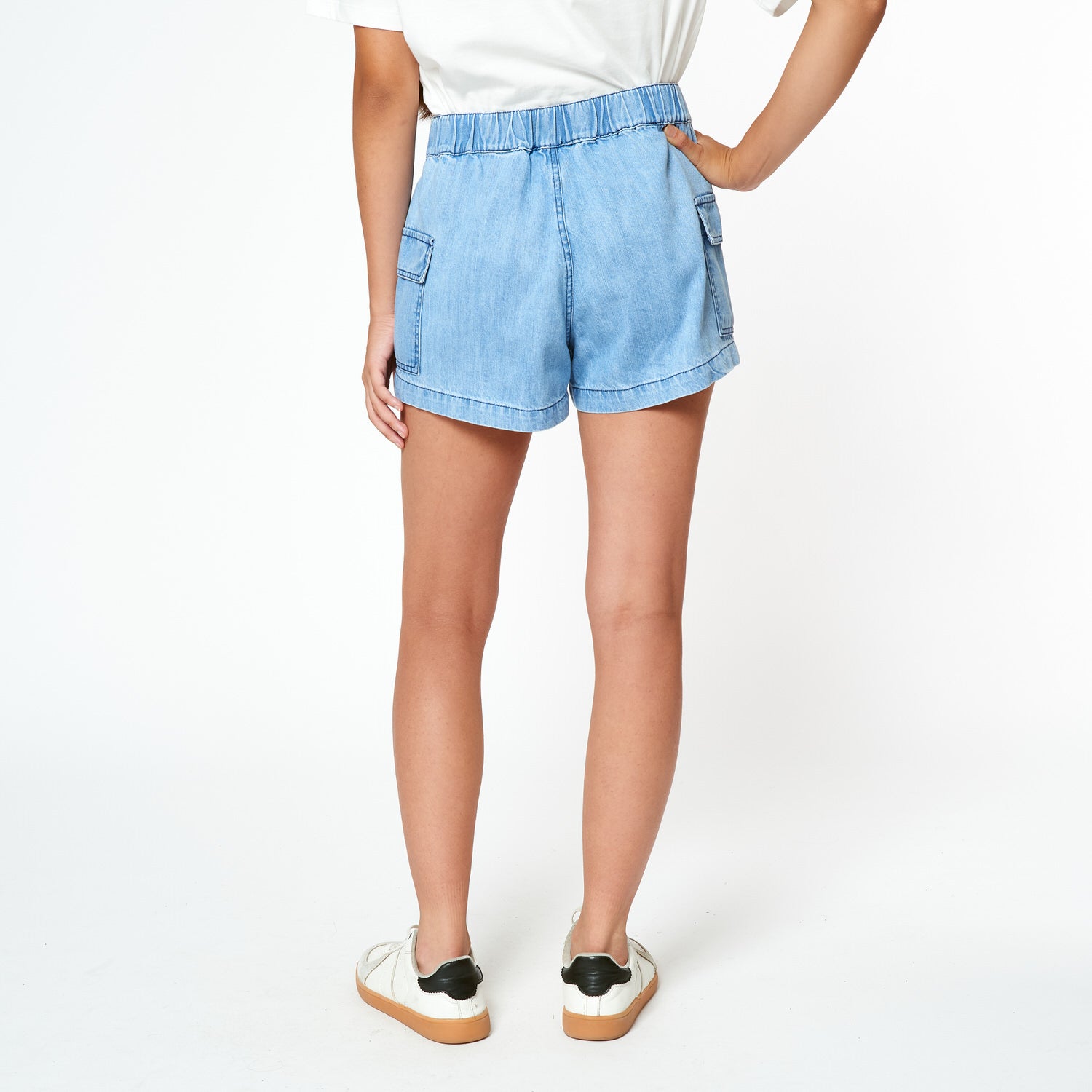 Short Alesia Celeste